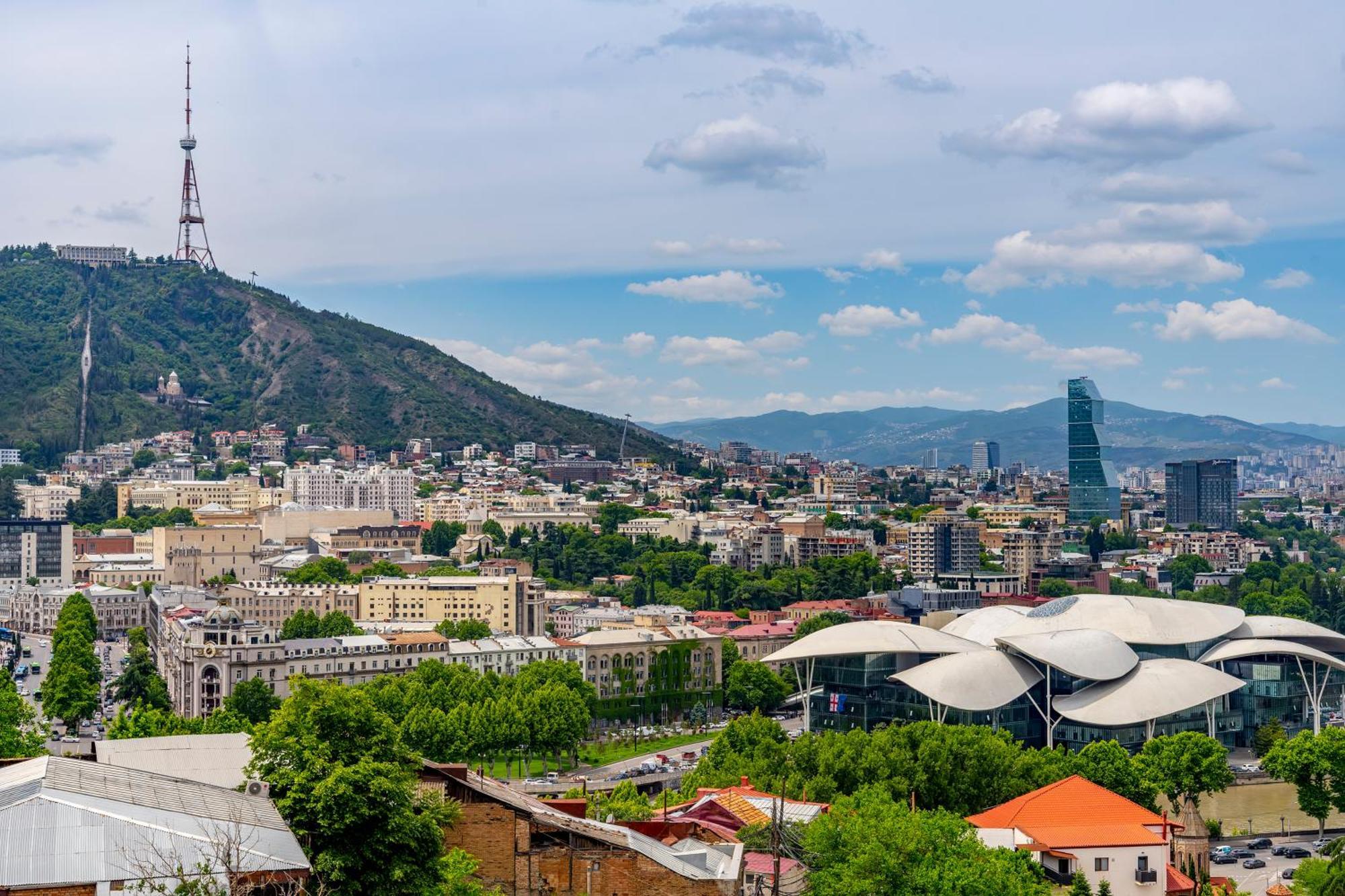 Iris Hotel Tbilisi Exterior foto
